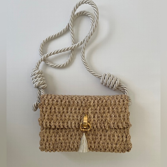 Elegant Summer Iraca Palm Straw Bag -  Boho Chic Stylish Handwoven Shoulder Bag - Picture 2 of 8